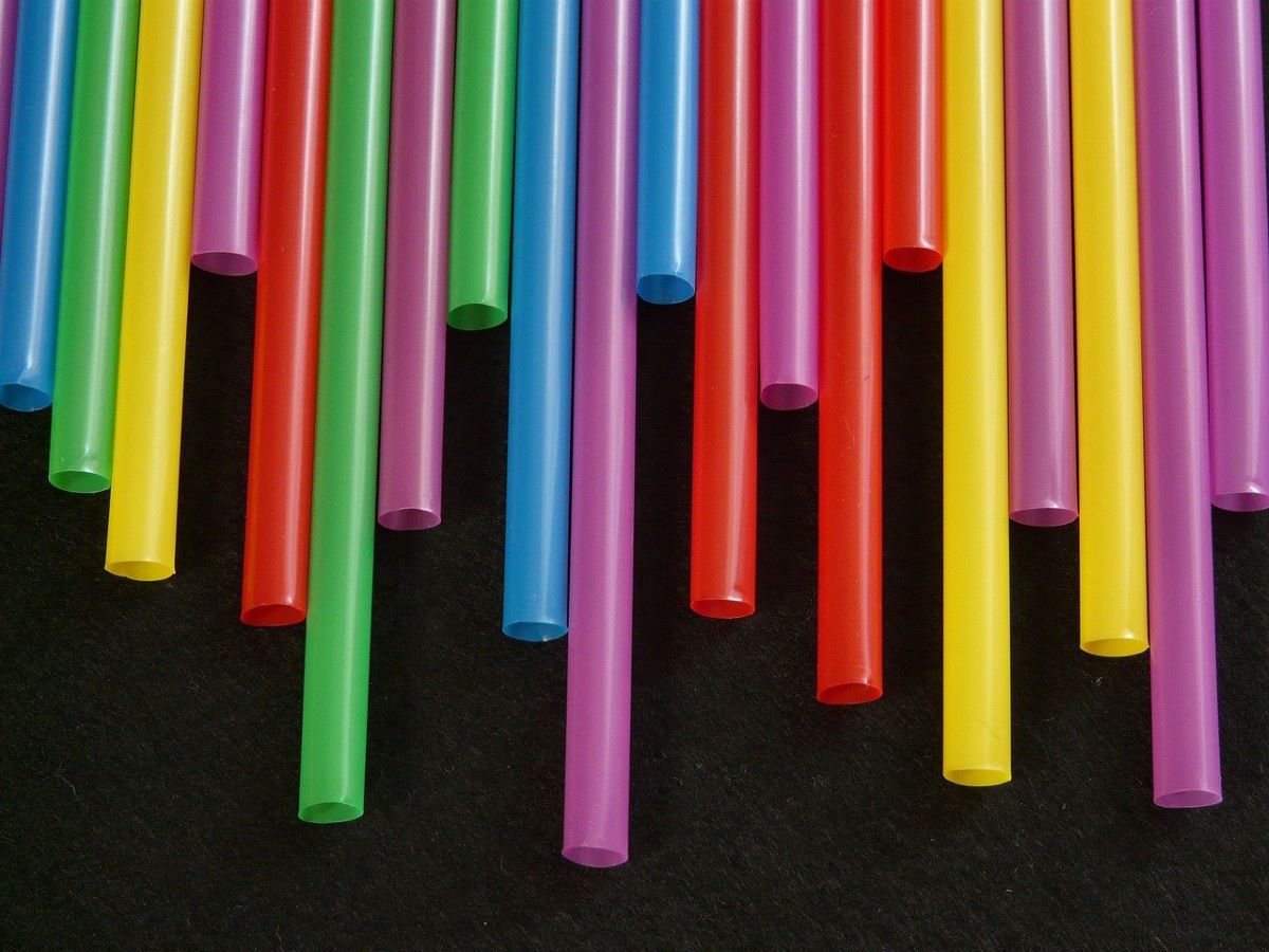 plastic straws